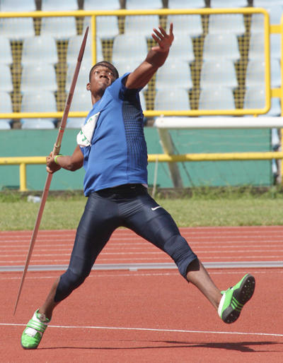 Walcott leads CAC, World Junior qualifiers