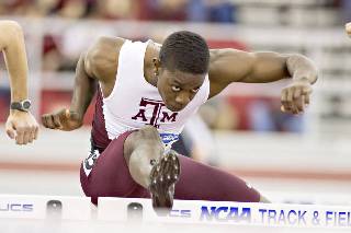 T&T's Wayne Davis II sets national record at NCAA Championships