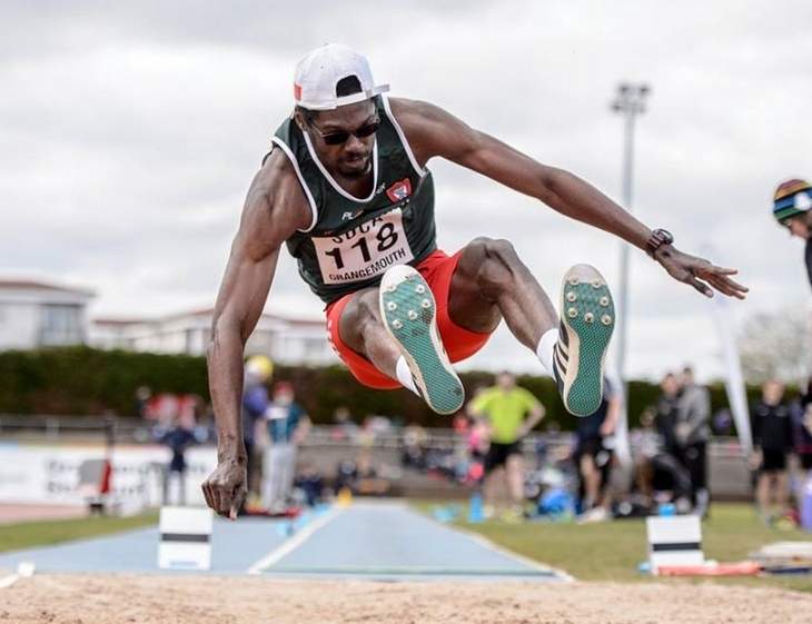 Jereem Richards clocks 400 pb - British silver for jumper Che