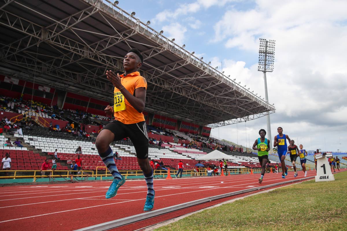 Bascombe wins U-17 100 metres sprint