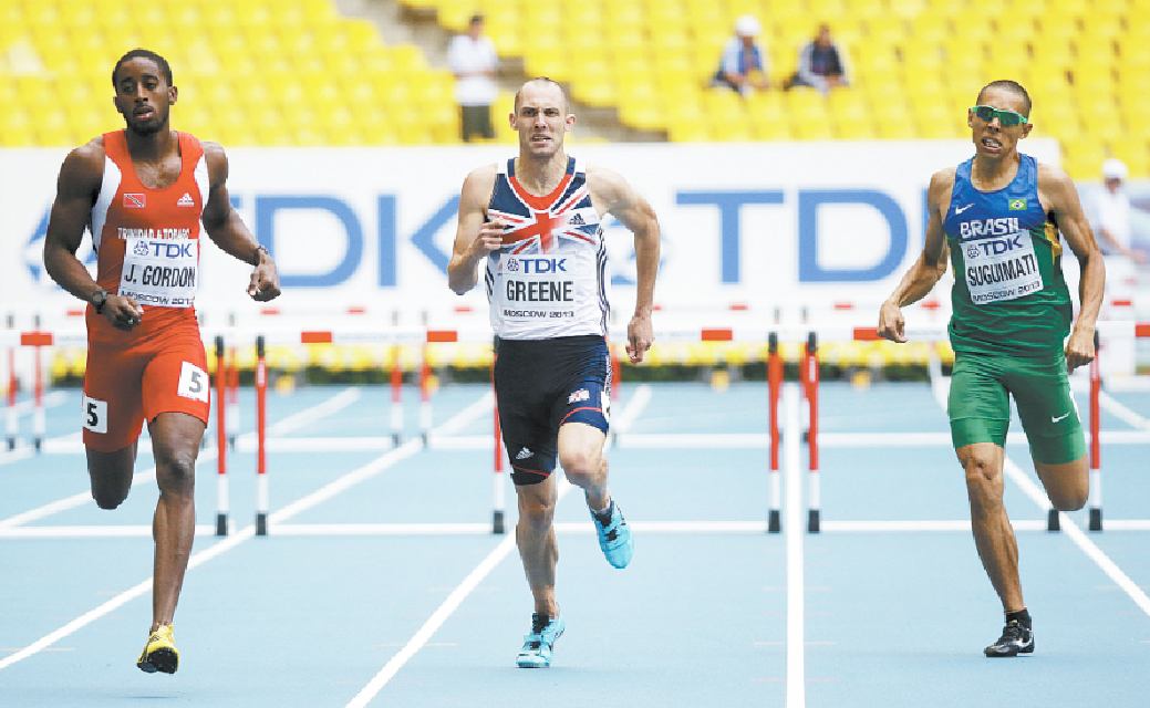 Jehue cruises into 400m hurdles final