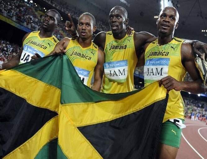 Bolt returns gold medal from 2008 4x100 relay