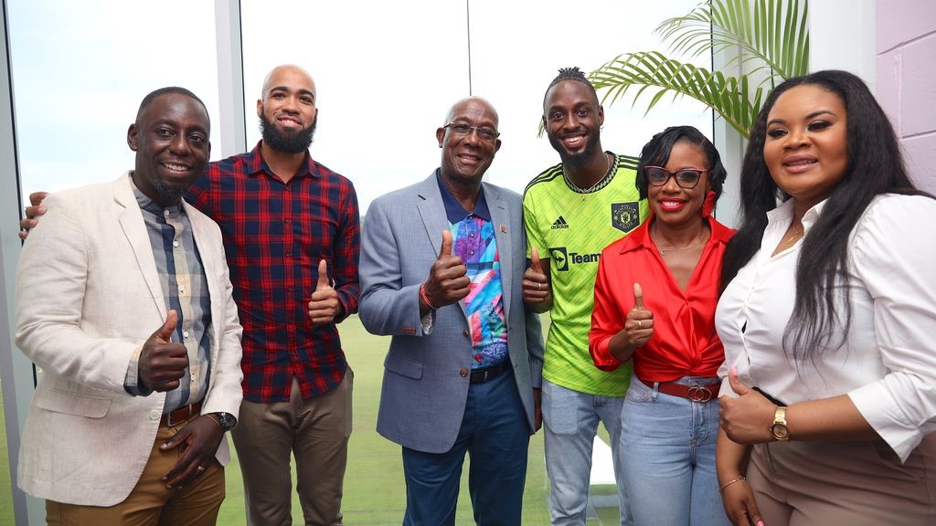 Meets & Features : PM Dr Keith Rowley with (L-R) Point Fortin MP Kennedy Richards JR, sprinter Machel Cedenio, sprinter Jereem Richards, Point Fortin  Mayor Saleema Mccree Thomas, and Minister of Sports, Shamfa Cudjoe, Mahaica Sports Complex Point Fortin