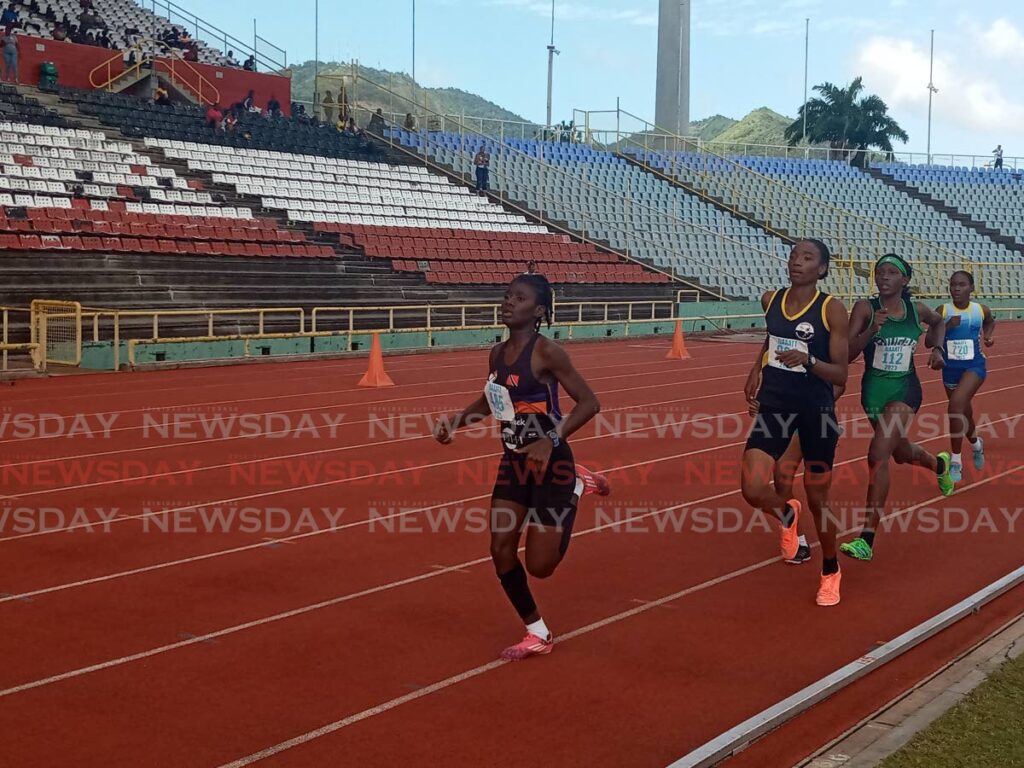 +One a Week athletes show class in NAAA 800m events